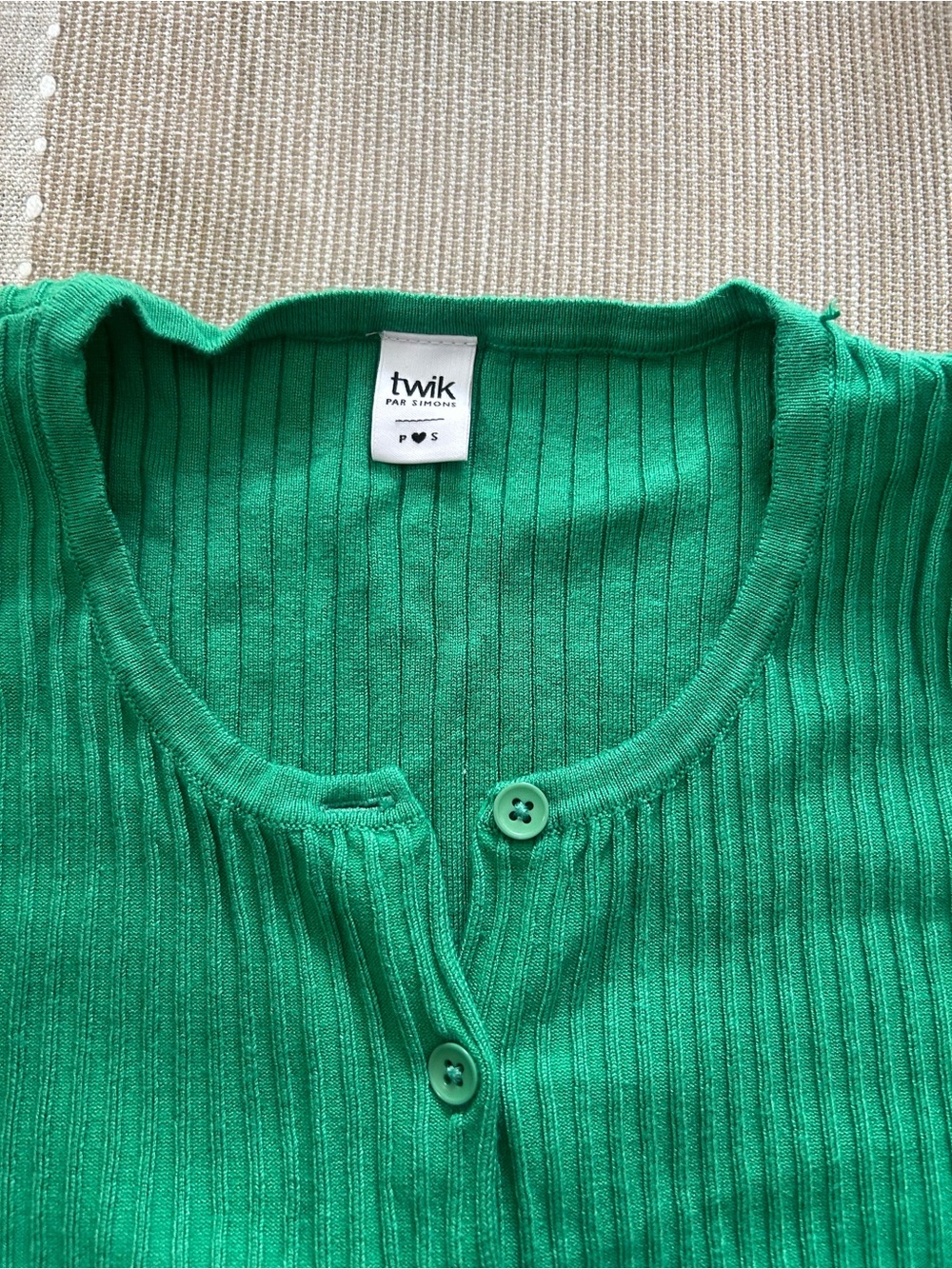 twik Green Ribbed Button-Up Cropped Cardigan - Picture 2 of 4